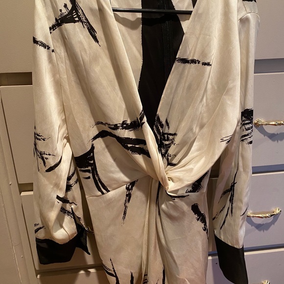 ZARA Blouse Low Neck - Picture 1 of 5
